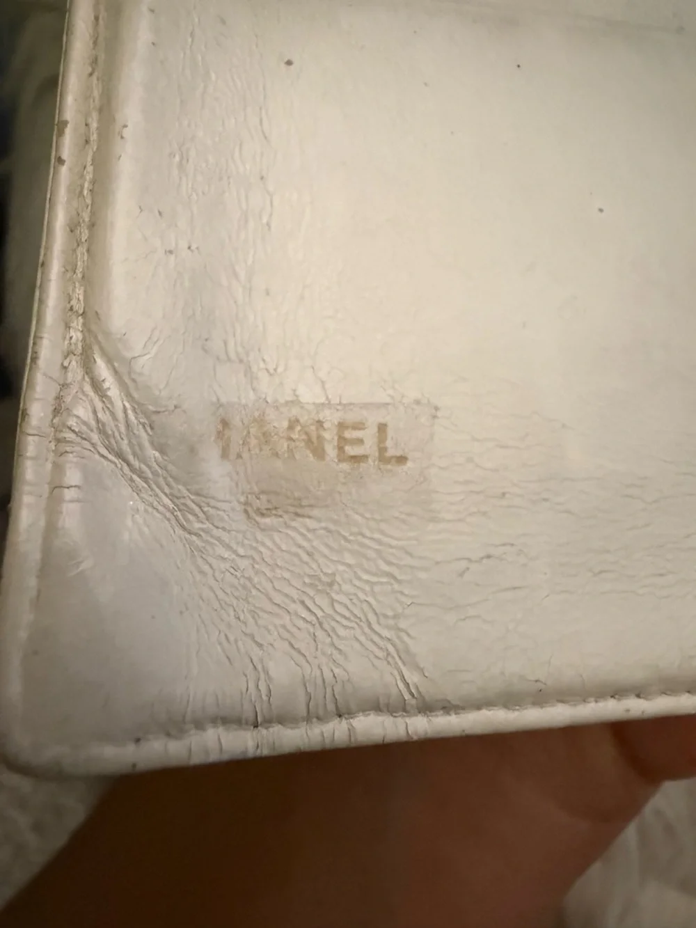 Authentic Vintage Chanel White Wallet - Picture 11 of 16